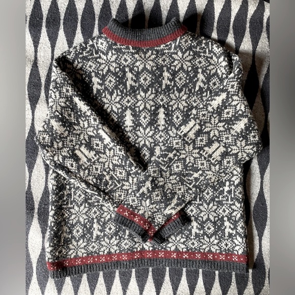 NORDIC Style Women’s Wool Sweater - Picture 4 of 5